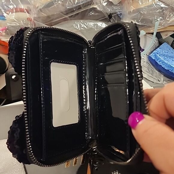Disney Loungefly wallet NWT - Picture 4 of 5